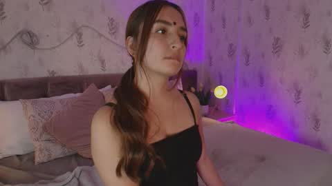 Layla  online show from April 21, 1:42 am