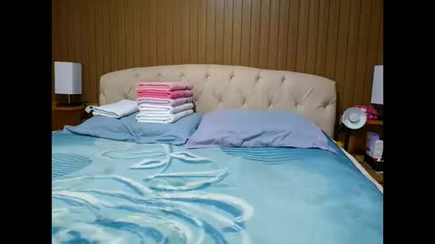 kelly online show from September 12, 11:40 pm