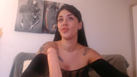 laylacruz online show from October 14, 5:21 am