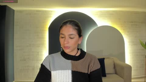 Layla online show from January 28, 6:49 am