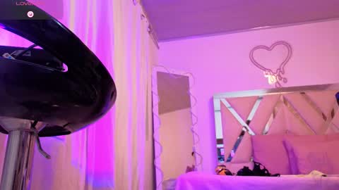 laylafoxy_tay online show from October 14, 4:37 am