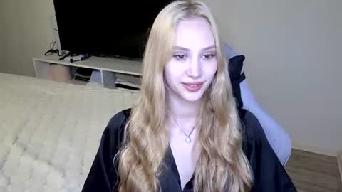 LaylaPretty001 online show from June 15, 4:26 am