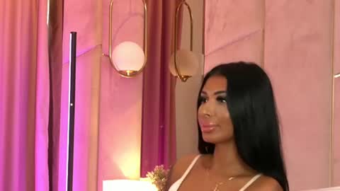 Layla online show from July 21, 10:39 am
