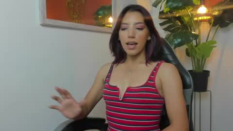 L A Y L A online show from April 20, 12:52 pm