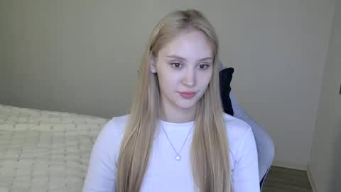 Laylla001 online show from October 20, 12:10 pm