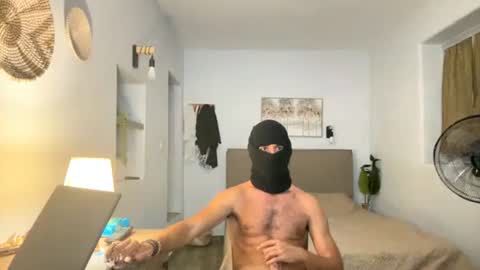 lazaroulis online show from September 8, 9:47 pm