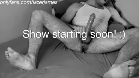Snapshot of lazerjames chatting on October 9, 2:06 am jamie online show from October 9, 2:06 am