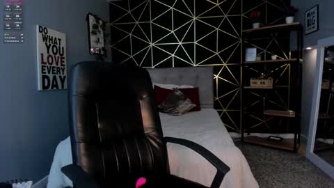 Lea Velle online show from September 12, 4:47 am