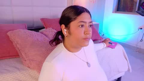 Leah online show from September 15, 3:46 pm