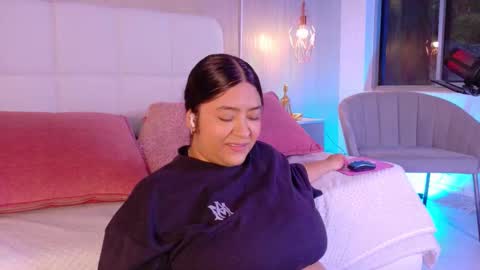 Leah online show from September 12, 4:20 pm