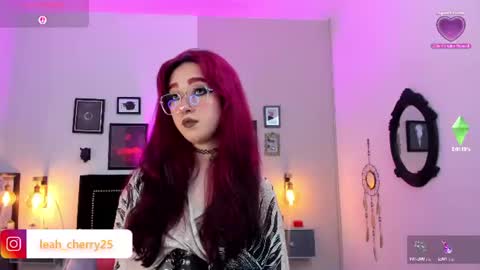 Leah online show from June 17, 9:20 pm
