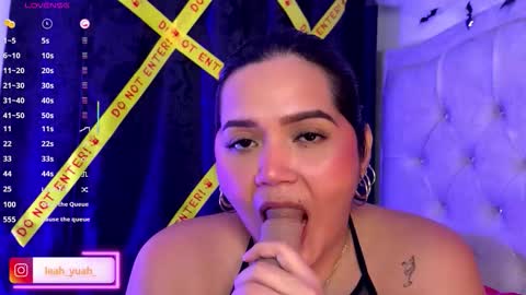 Snapshot of leah_yuah chatting on October 17, 4:49 am AYSHELL online show from October 17, 4:49 am