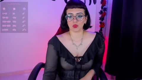  Leah   Independent Model  OF leahghoul666  online show from December 4, 11:15 pm