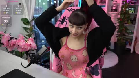 Leah online show from January 26, 7:21 am