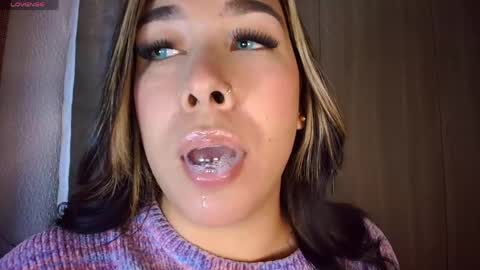 leah online show from April 18, 9:00 am