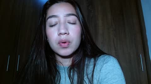 Snapshot of leanaalhub chatting on December 29, 2:17 am leanaalhub online show from December 29, 2:17 am