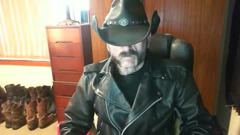 leathergreaser online show from May 9, 6:52 am