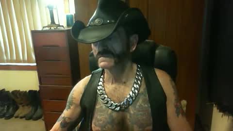 leathergreaser online show from October 12, 8:10 pm