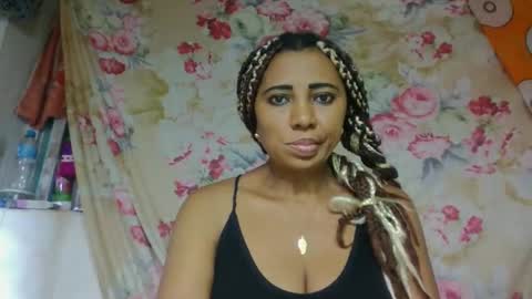leatiana online show from May 11, 4:04 pm