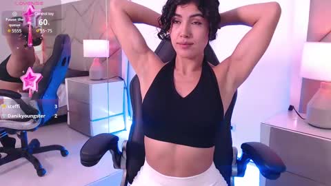 Snapshot of leethompson_ chatting on February 20, 4:03 pm Leet  online show from February 20, 4:03 pm