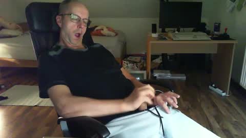 Dave online show from December 9, 10:52 pm