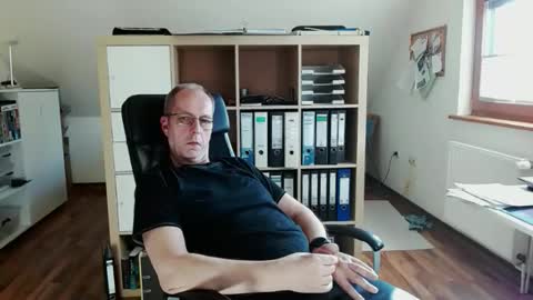 Dave online show from April 21, 3:52 pm