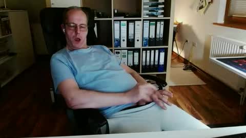 Dave online show from April 22, 9:33 pm