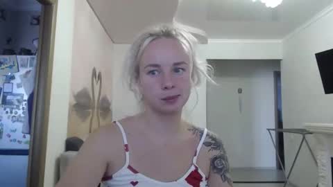 Snapshot of leggywily25 chatting on September 16, 11:01 am leggywily25 online show from September 16, 11:01 am