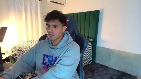  Lei  online show from December 22, 9:32 pm