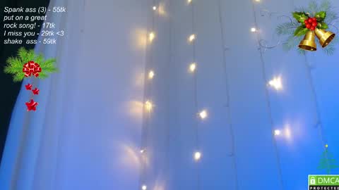 Snapshot of leia_bell chatting on December 7, 4:31 pm hey Im Leia and I love rock  online show from December 7, 4:31 pm