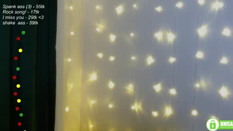 Snapshot of leia_bell chatting on January 26, 8:23 pm hey Im Leia and I love rock  online show from January 26, 8:23 pm