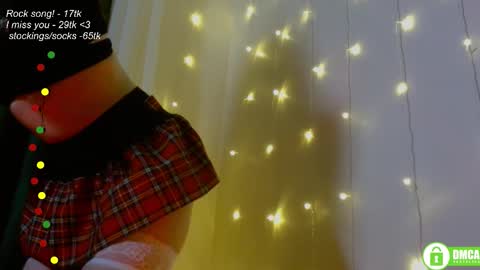 Snapshot of leia_bell chatting on September 27, 7:33 pm hey Im Leia and I love rock  online show from September 27, 7:33 pm