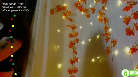 Snapshot of leia_bell chatting on October 24, 7:14 pm hey Im Leia and I love rock  online show from October 24, 7:14 pm