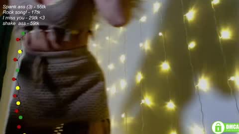 Snapshot of leia_bell chatting on January 17, 6:12 pm hey Im Leia and I love rock  online show from January 17, 6:12 pm