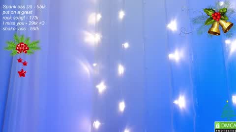 Snapshot of leia_bell chatting on December 8, 4:18 pm hey Im Leia and I love rock  online show from December 8, 4:18 pm