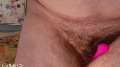 Leia Swift online show from December 1, 7:38 pm