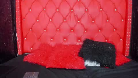 LEIGH ANGELS online show from February 28, 8:28 pm