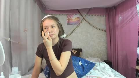 leila_bambi_ online show from April 18, 2:52 pm
