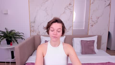 LeilaLawson online show from December 26, 9:44 am