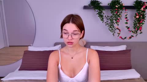 LeilaLawson online show from February 10, 7:26 am