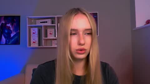 Leina online show from December 20, 8:49 pm