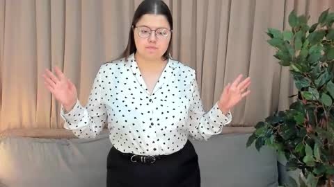 leishacaves online show from October 22, 7:48 pm