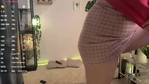 Snapshot of lela_ryan chatting on February 21, 7:10 pm Lela online show from February 21, 7:10 pm