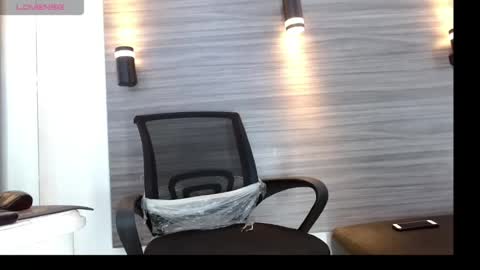 lelehott01 online show from July 18, 3:19 am