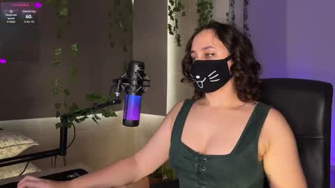 Lemi online show from November 11, 3:58 pm