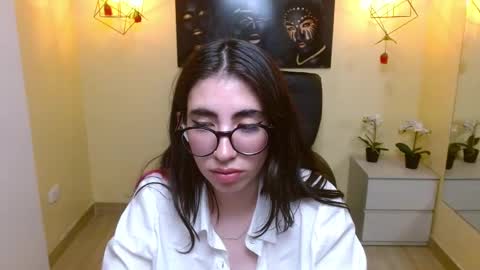 Snapshot of lena_roses chatting on February 28, 10:17 pm Lena online show from February 28, 10:17 pm