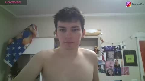 leo_cutie online show from June 16, 11:25 am