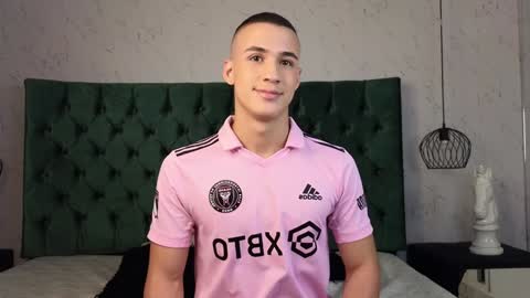 Snapshot of leo_delvey chatting on January 23, 3:05 am leo online show from January 23, 3:05 am