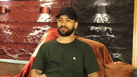 Snapshot of leo_diaz01 chatting on October 15, 3:10 am Leo Diaz online show from October 15, 3:10 am