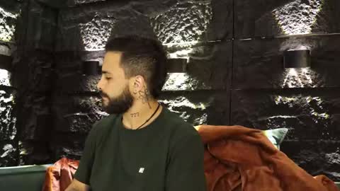 Snapshot of leo_diaz01 chatting on October 18, 12:26 am Leo Diaz online show from October 18, 12:26 am